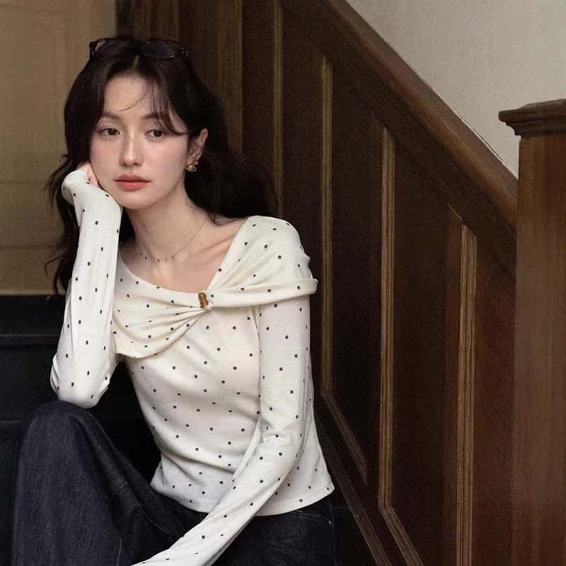 气质温柔杏色波点设计感修身长袖T恤女早秋别致扭结显瘦百搭上衣|undefined