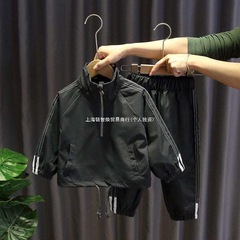 子供服男の子春秋ツーピースセット2025秋新作スポーツスーツハンサムブラックビーングリーン卸売