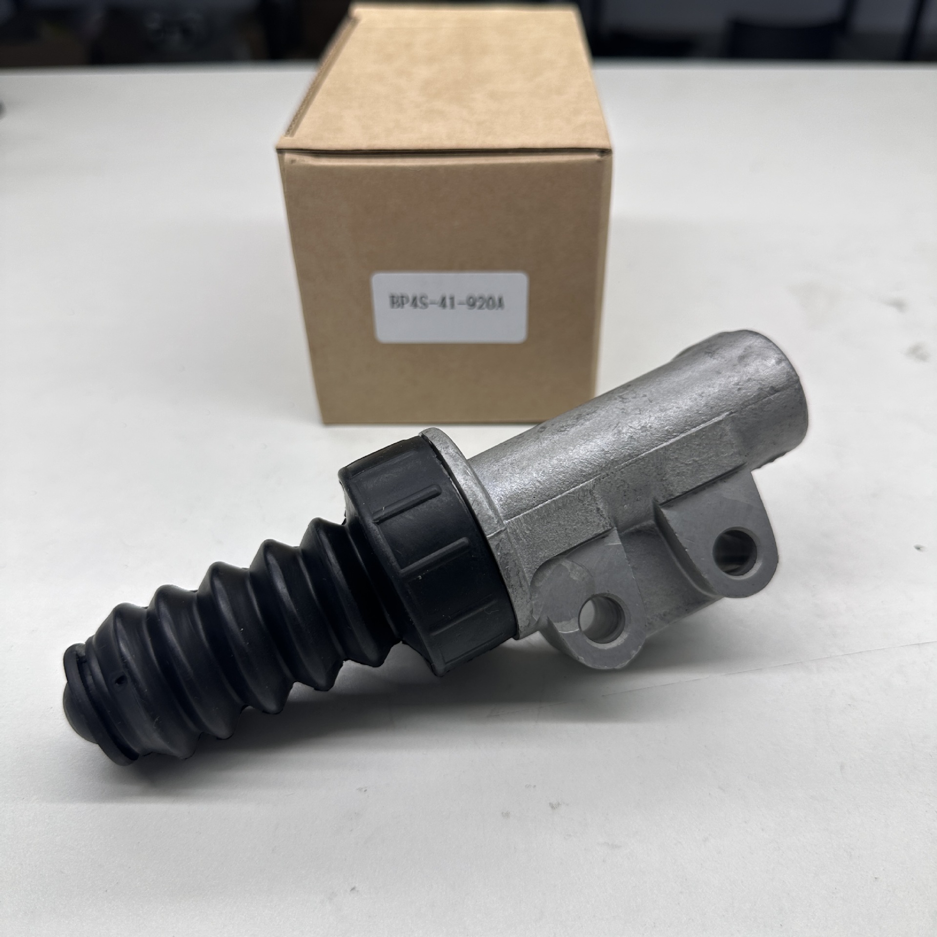 Bp4S-41-920A / Bp4S41920 -For Mazda Clutch Release Cylinder