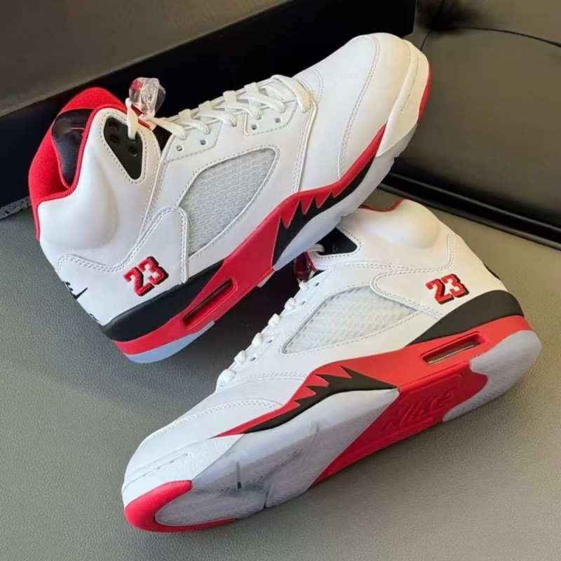 High-quality Jordan 5 basketball shoes, mid-top, shock-absorbing, non-slip, practical sneakers, couple's outdoor sports shoes, casual daily shoes High-quality Jordan 5 basketball shoes, mid-top, shock-absorbing, non-slip, practical sneakers, couple's outdoor sports shoes, casual daily shoes
