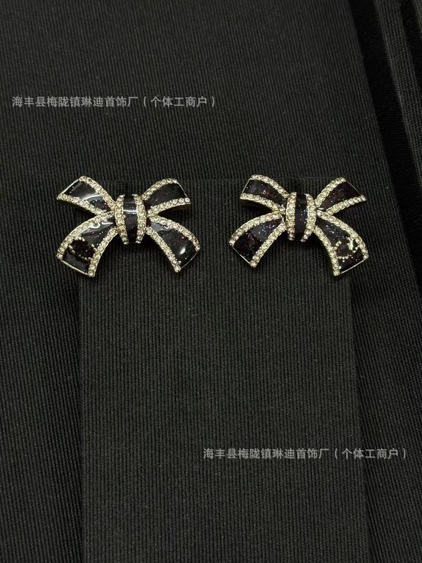新款香家法式花朵名媛宫廷光面镶钻字母珍珠耳钉耳环耳饰品潮|undefined