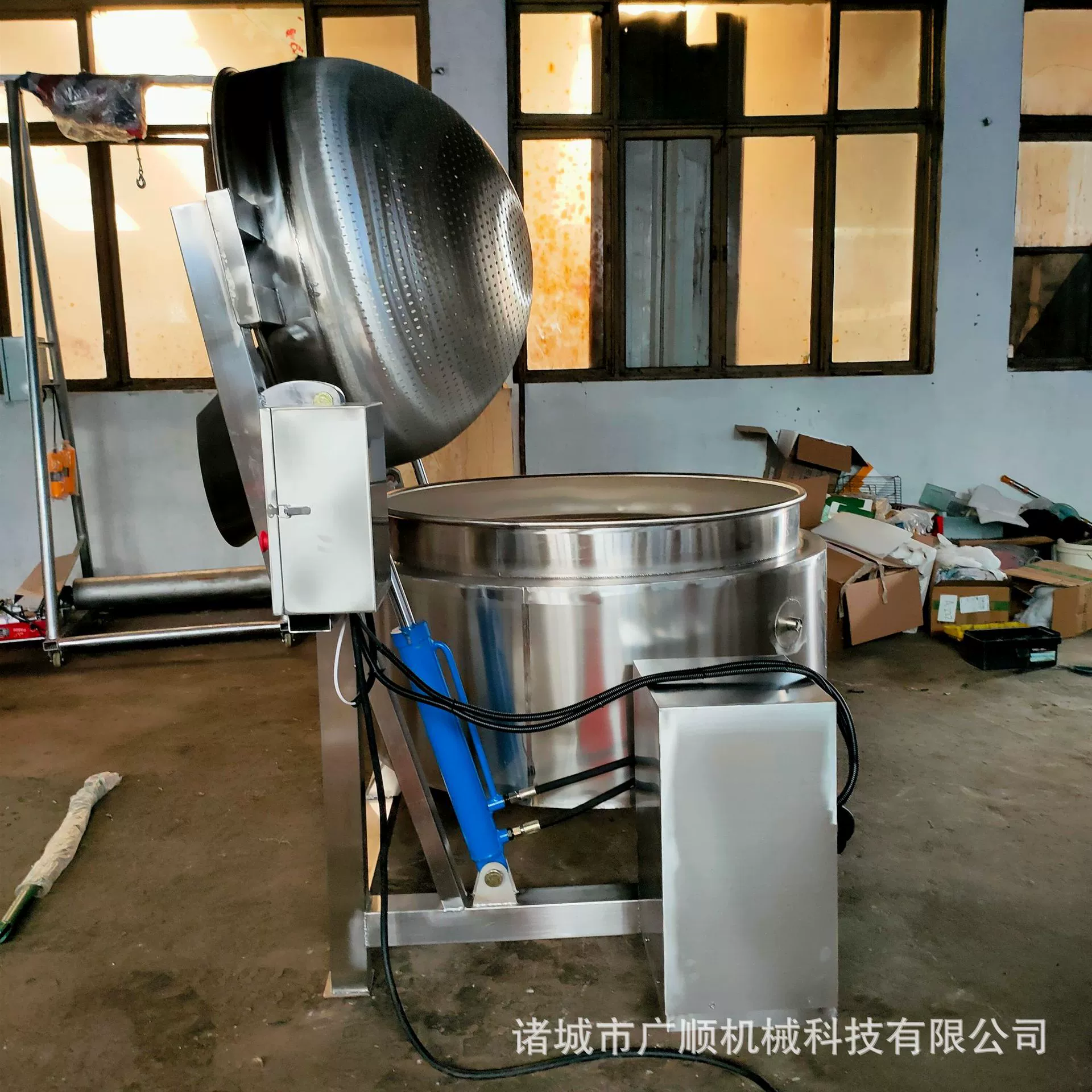 Говядина и баранина тушеная горшок с утиной шеей куриные ножки куриные крылышки