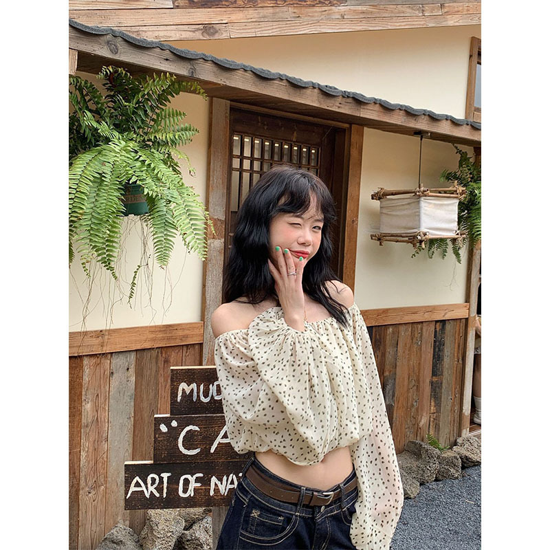 French-style polka dot off-shoulder long-sleeve shirt for women, summer casual loose-fitting slimming blouse, versatile short chic top French-style polka dot off-shoulder long-sleeve shirt for women, summer casual loose-fitting slimming blouse, versatile short chic top