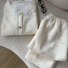 �A�I�A��˯��Ů���ﶬ��������ɫ���c�Ӻ�ů�՚�A�ӼҾӷ����b