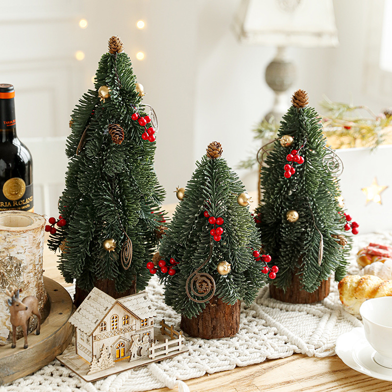 Nuevo árbol de Navidad verde simulación doméstica con nieve mini estaca de fruta roja maceta pequeña decoración de escritorio