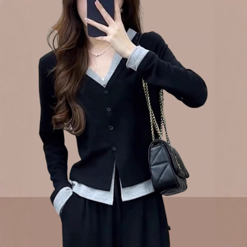 European Style Fake Two-Piece Knitted Cardigan for Women, Autumn and Winter, Plus Size, High-End Black V-Neck Base Shirt, Short Top for Layering