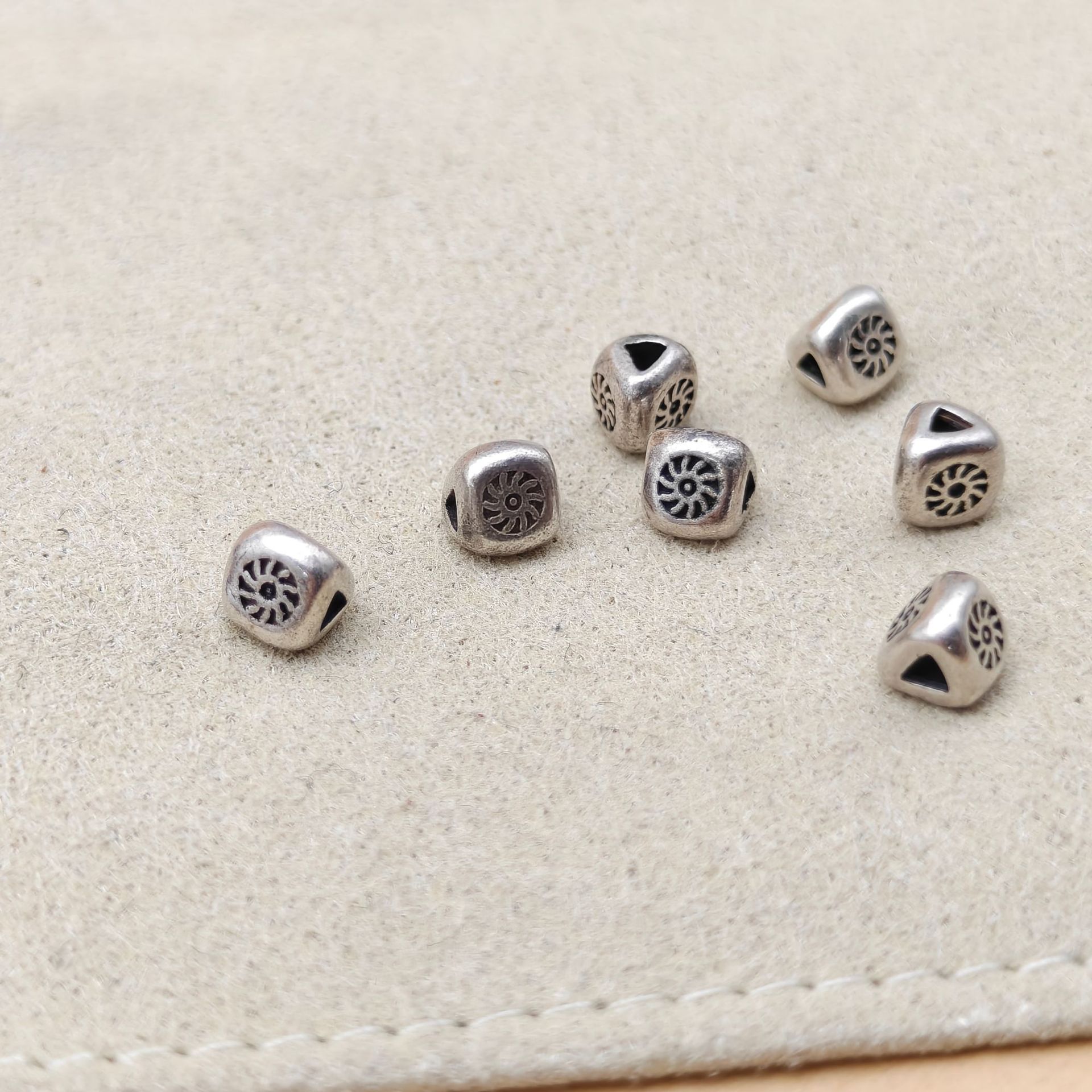 Thai silver fish pattern triangular loose beads DIY handmade woven bracelet fish bone spacer beads handmade beading S925 silver accessories