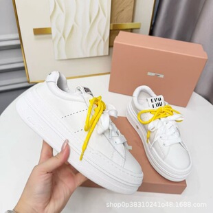 ����С��Ь������߰���Ь�r�аٴ��ЬŮ���m���e�\��Ь�S�����l