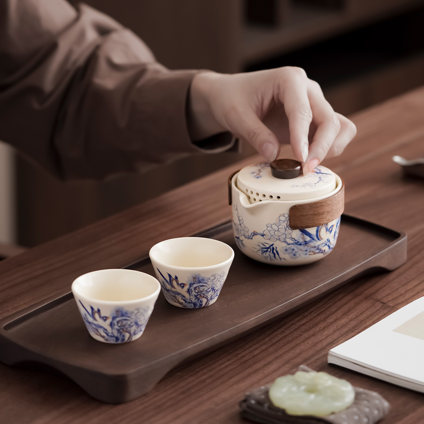 Portable Travel Set Car-Mounted Light Luxury Quick Cup Outdoor Ceramic Travel Tea Set High-End Tea Maker Hand-Held Pot