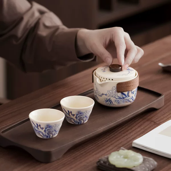 Portable Travel Set Car-Mounted Light Luxury Quick Cup Outdoor Ceramic Travel Tea Set High-End Tea Maker Hand-Held Pot