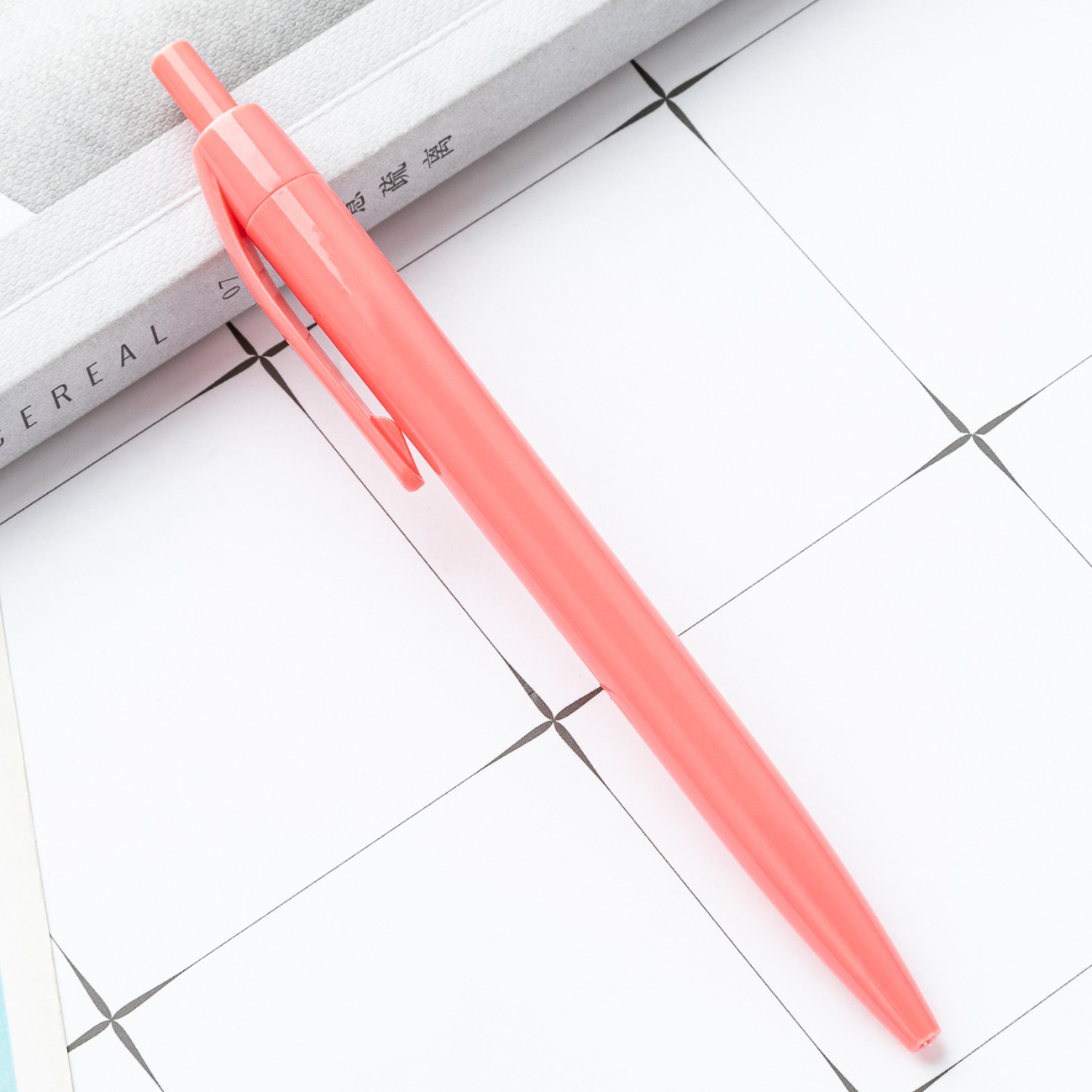 Bolígrafo de plástico de presión transfronteriza puede imprimir logotipo promocional publicidad bolígrafo de regalo simple bolígrafo multicolor al por mayor