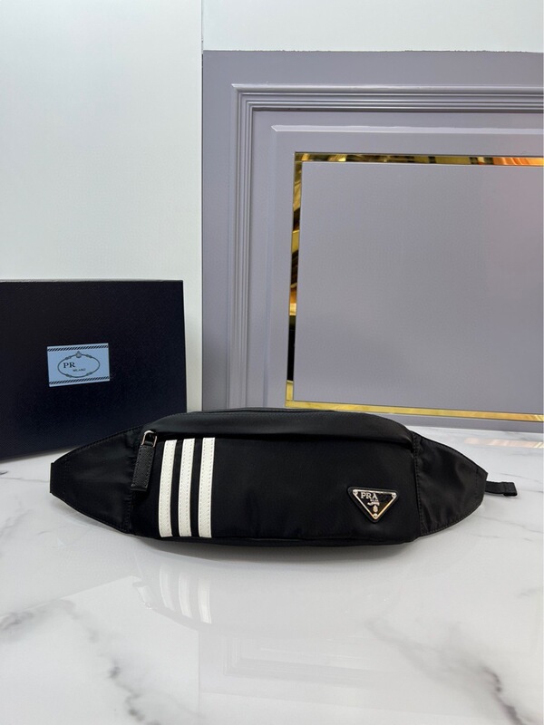 P Brand Single-Shoulder Crossbody Bag with Striped Color-Blocking and Triangular Logo, Nylon Chest Bag, Waist Bag, Phone Bag for Men 2Vl034 P Brand Single-Shoulder Crossbody Bag with Striped Color-Blocking and Triangular Logo, Nylon Chest Bag, Waist Bag, Phone Bag for Men 2Vl034
