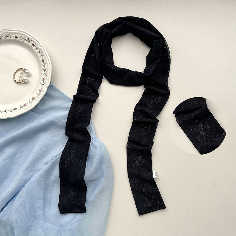 Trébol de cuatro hojas negro