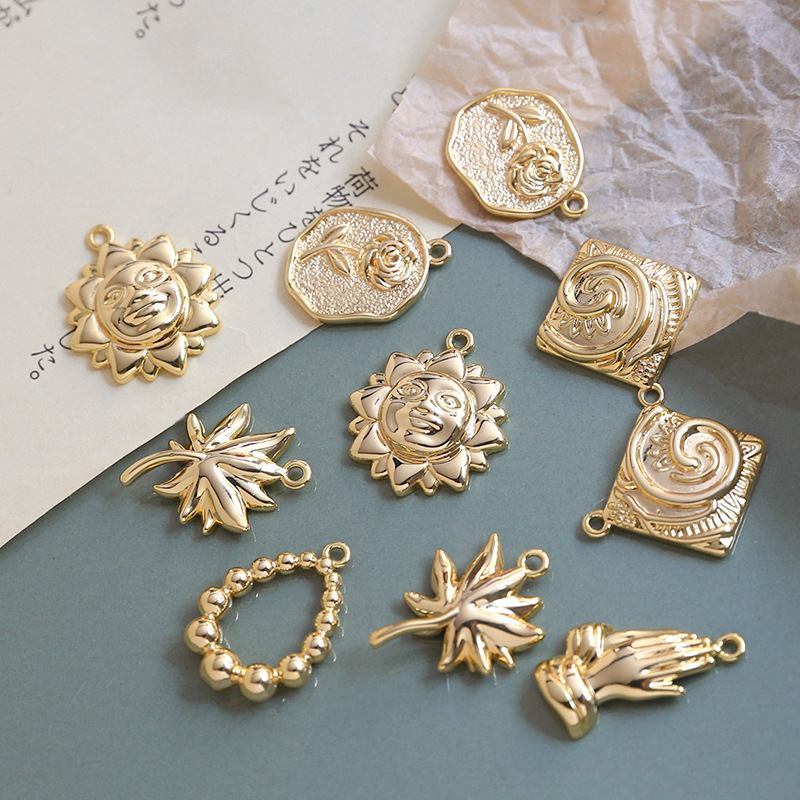 4g Weight Charms, Jewelry Accessories Classification 1 Piece Quantity Copper Material Sun, Maple Leaf, Rose Pattern Retro Style 1 Piece Copper Sun Maple Leaf Rose 5