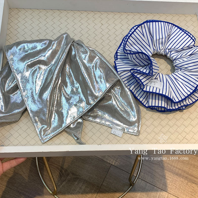 Dili Reba con el mismo estilo, bufanda cuadrada plateada para mujer, cuerda para la cabeza a rayas azules, accesorios para el cabello de cola de caballo baja coreana