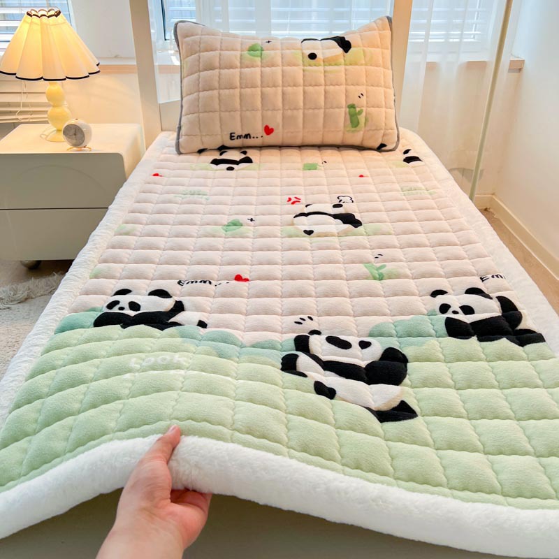 따뜻한 벨벳 엣지 매트리스 팬더 보기