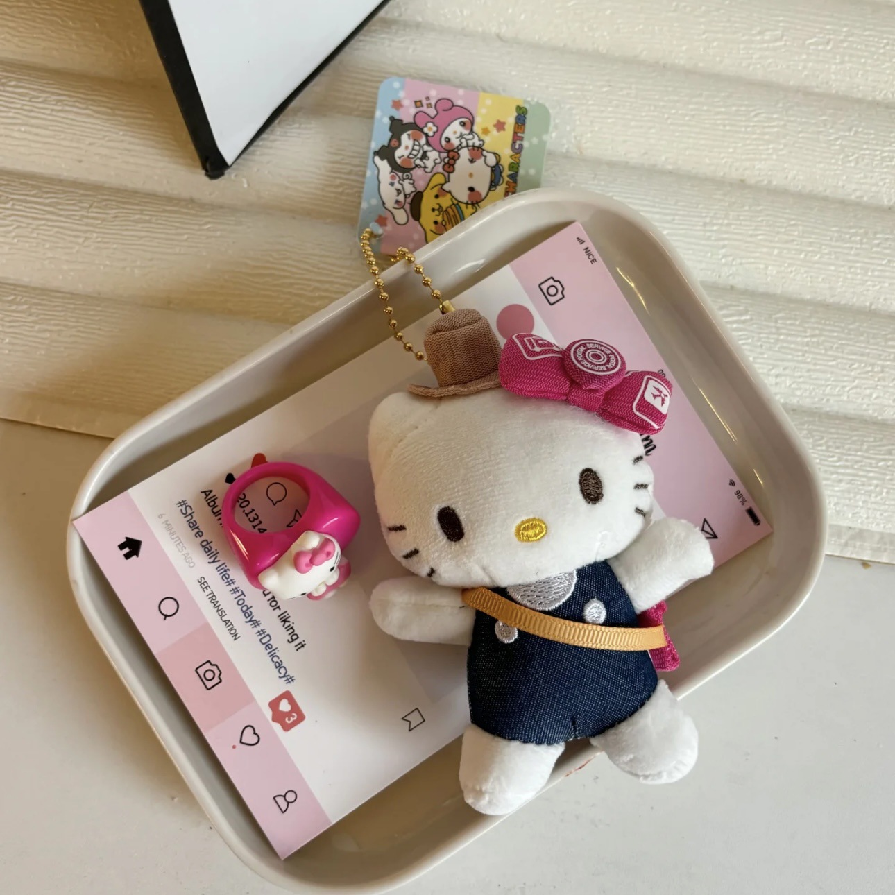 台湾机场限定hellokitty挂件可心斜挎包凯蒂猫玩偶公仔钥匙扣挂饰-阿里巴巴