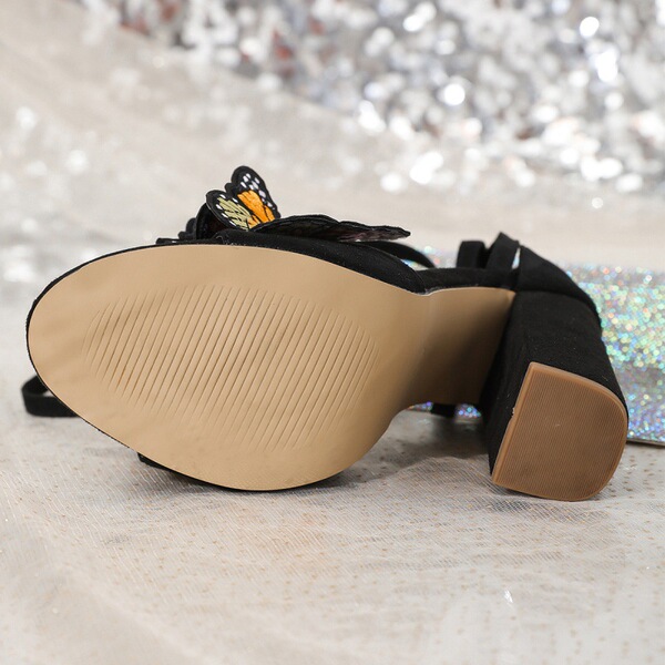 Three dimensional suede sandals with bow