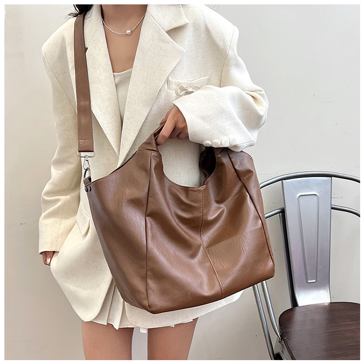 Cross-border large-capacity women's 2024 new style fashionable retro single-shoulder crossbody bag, trendy and simple commuter tote bag undefined