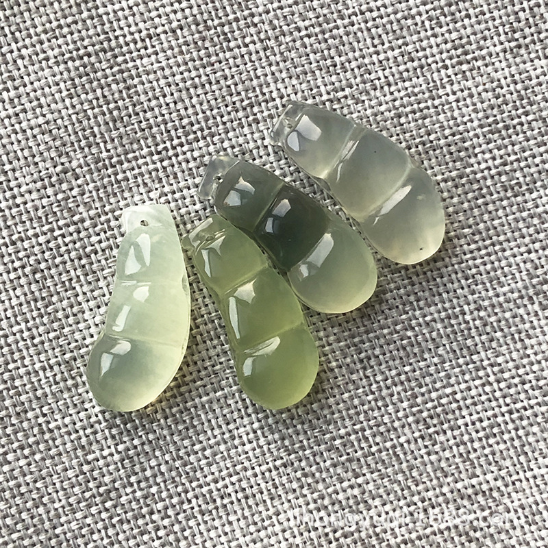 Natural Jade Factory Price Wholesale Jade Green Bean Jade Stone Fu Dou Ping An Dou Jade Necklace Pendant Pendant