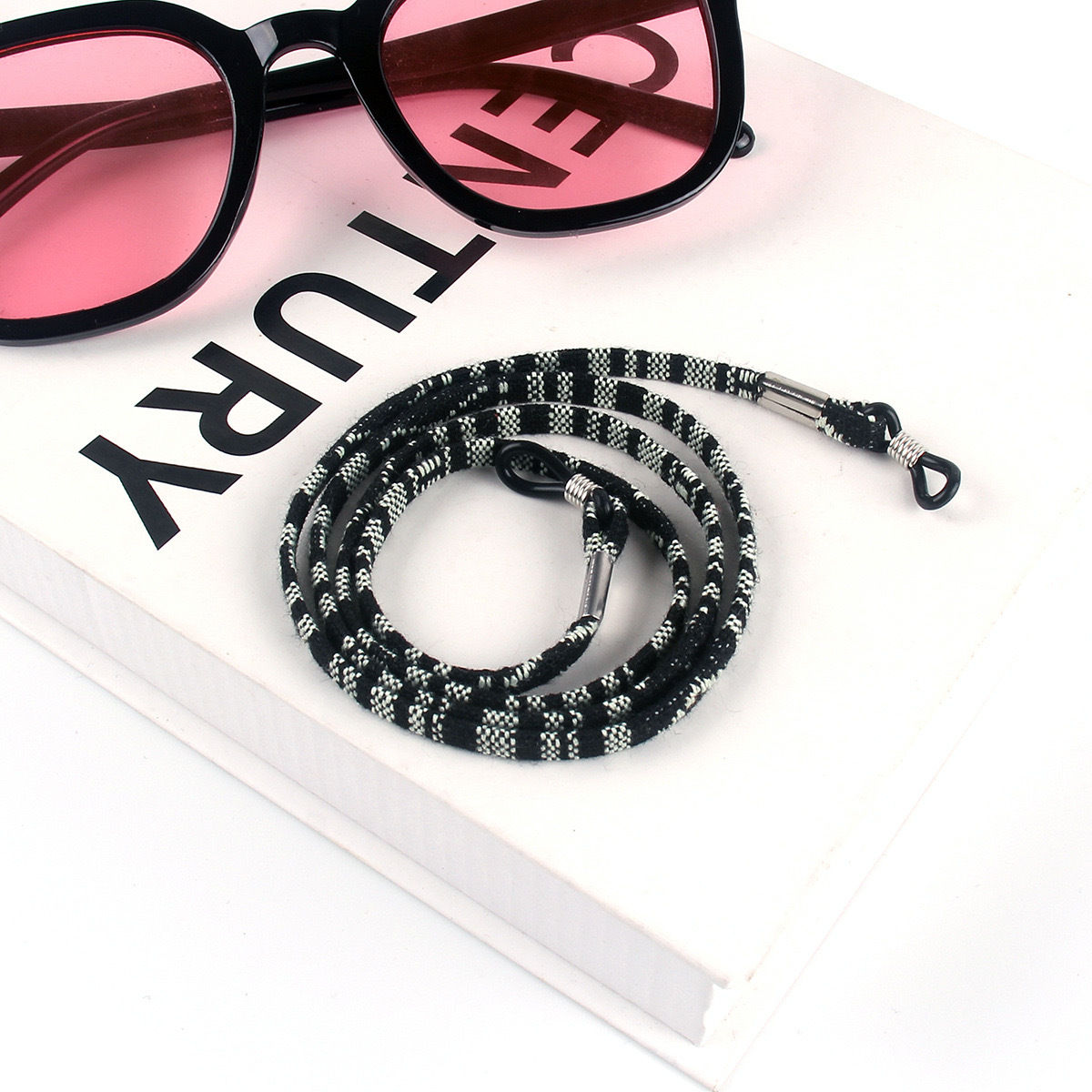 Amazon ventas transfronterizas gafas de viento bohemias cuerdas de colgante gafas de cadena con gafas de viento nacional para evitar la caída de la cuerda