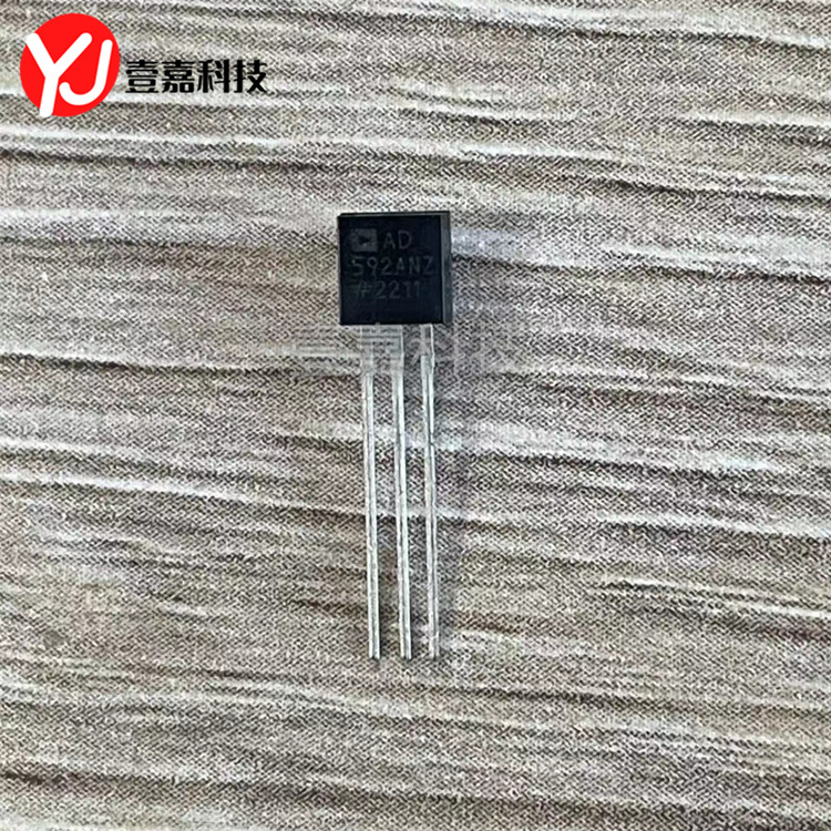 AD592ANZ AD592AN AD592 TO-92 direct plug temperature sensor chip IC original genuine goods