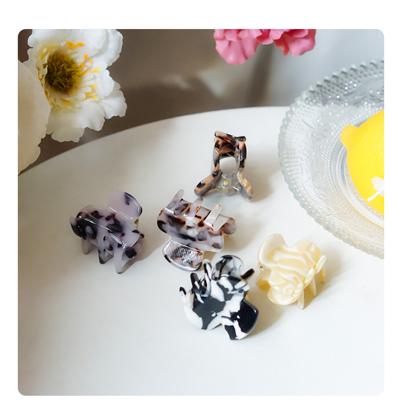 Korean Style Tortoiseshell Contrast Color Mini Small Size Hair Clip Wholesale display picture 3