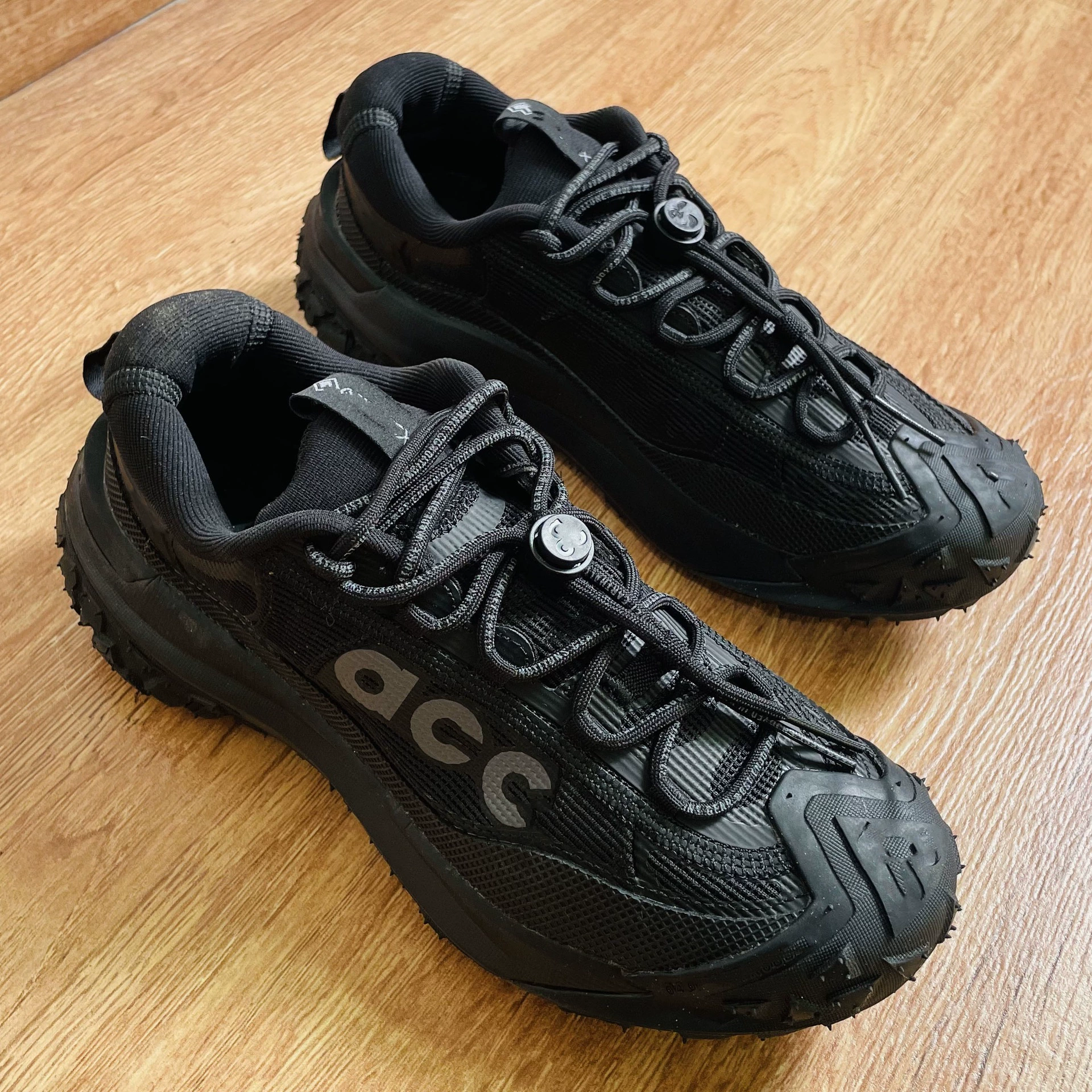 Off-road sports climbing non-slip low breathable sports shoes for men and women for hiking
