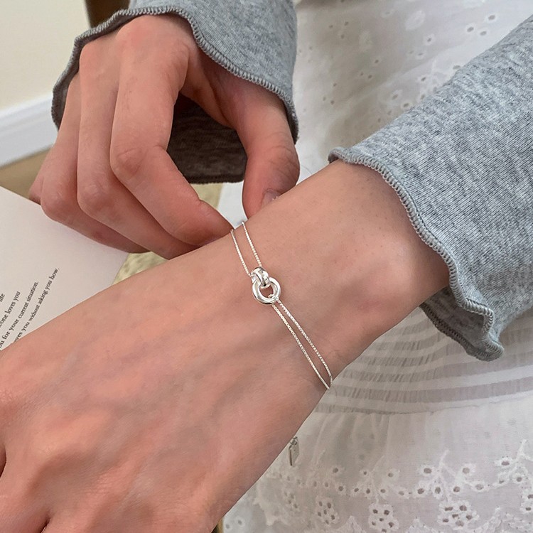 Mobius Interlocking Bracelet For Women Elegant High-end Jewellery_voghion.com