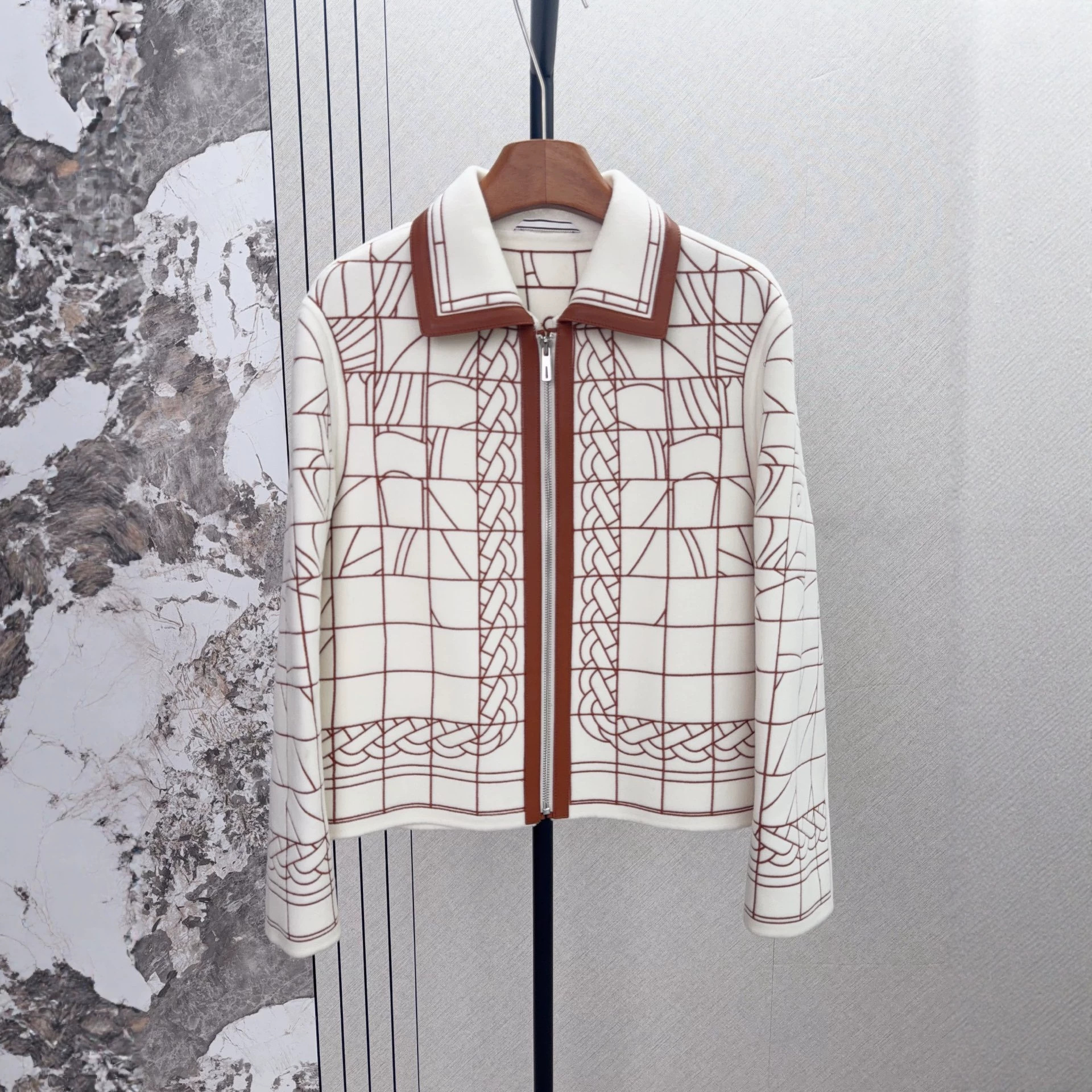 2026 Autumn/Winter New Collection: H Brand Double-Faced Cashmere Zippered Short Embroidered Wool Coat for Women, Simple and Elegant