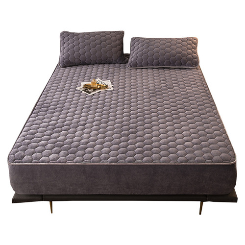 Padded thickened Class A milk velvet bed sheet, autumn and winter warm bed cover, non-slip bed cover, Simmons mattress cover, fully surrounded