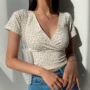 v领露脐美式碎花t恤