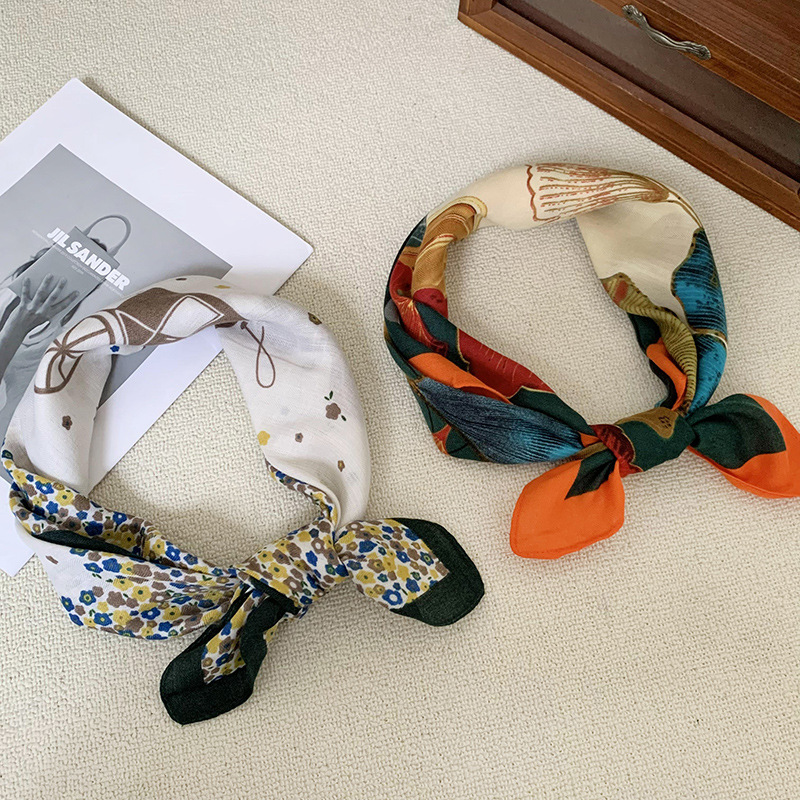 Bufandas de seda cuadrada alta sensación2025 nueva alta sensación de decoración caliente bufandas de cuello bufandas de flores bufandas de seda al por mayor