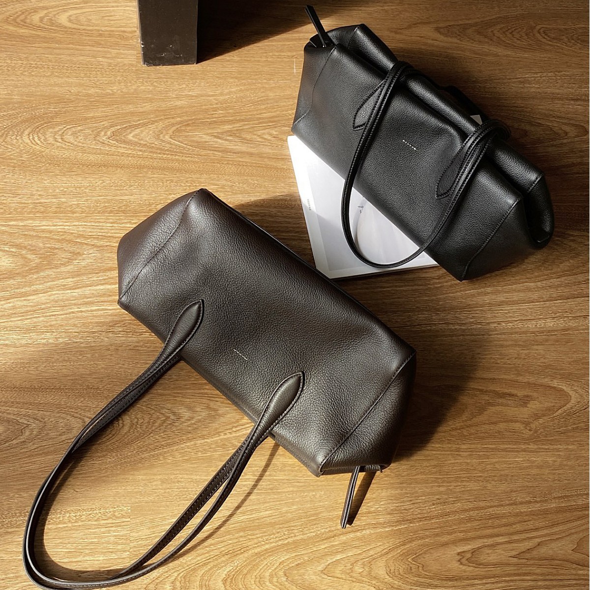 Korean Niche Top Grain Cowhide Underarm Tote Bag For Women, Fashion Genuine Leather Commuter Shoulder Handbag Boston Bag - Thumbnail 2