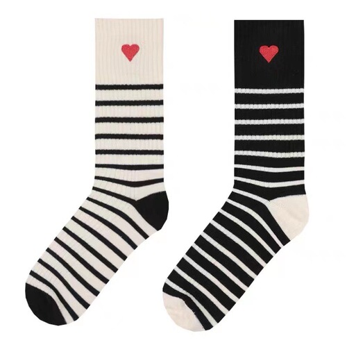 Japanese versatile trendy brand red heart striped couple socks for men and women pure cotton street sports crew socks trendy socks