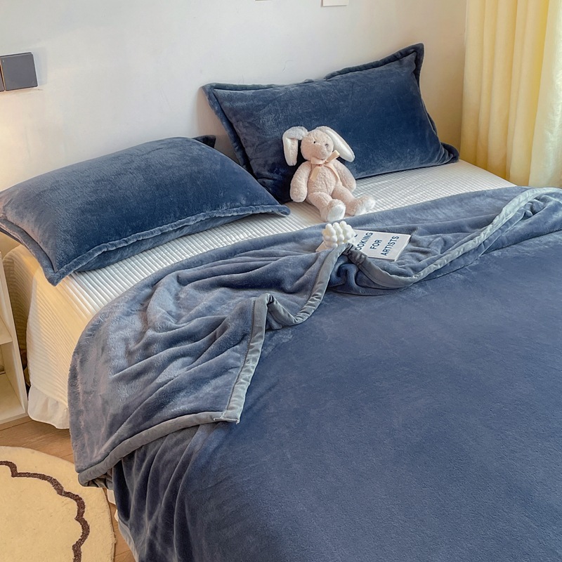 Wholesale Solid Color Thickened Milk Fleece Blanket for Nap, Winter Bed Sheet Three-Piece Set, Coral Fleece Blanket, Double-Sided Fleece Gift