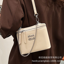 今年流行手提盒子包包女2024新款韩版小众时尚质感链条斜挎水桶包