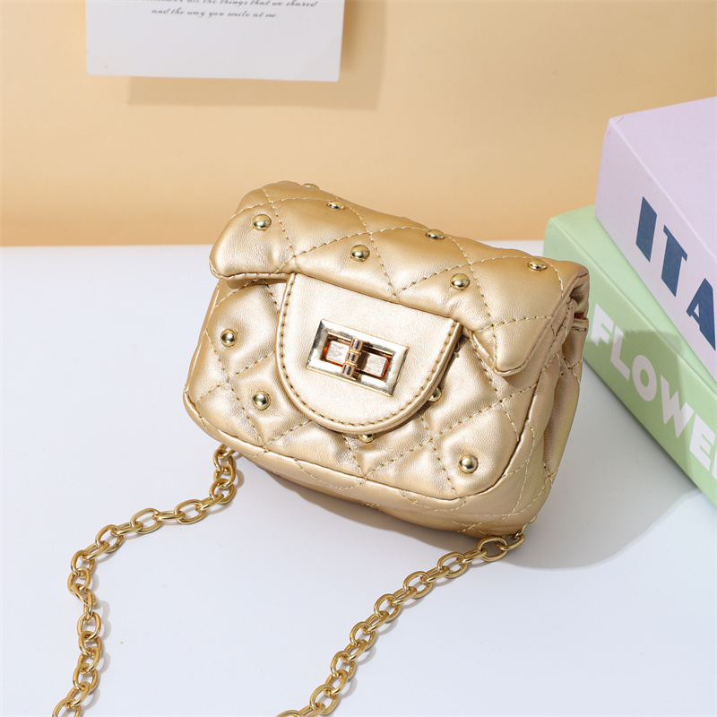 2025 primavera y verano estilo caliente moda casual niños dulces bolsa de gelatina mini bolso de mensajero de un solo hombro variedad al por mayor