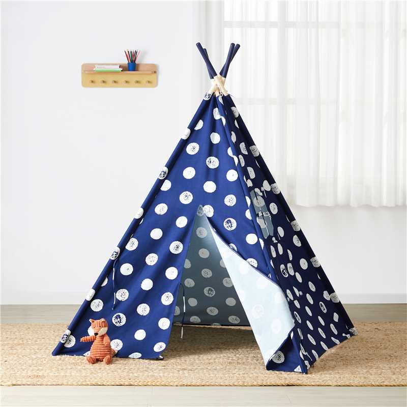 蓝底白点四面帐篷