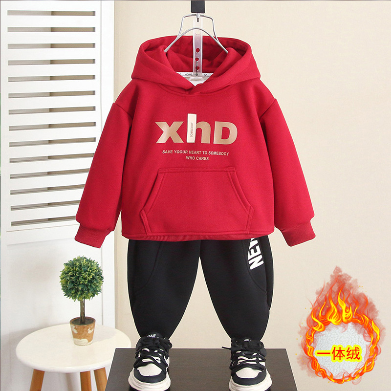 6829 traje grueso para niños modelos de otoño e invierno 2025 nuevo traje de dos piezas para niños más suéter con capucha de terciopelo para bebés
