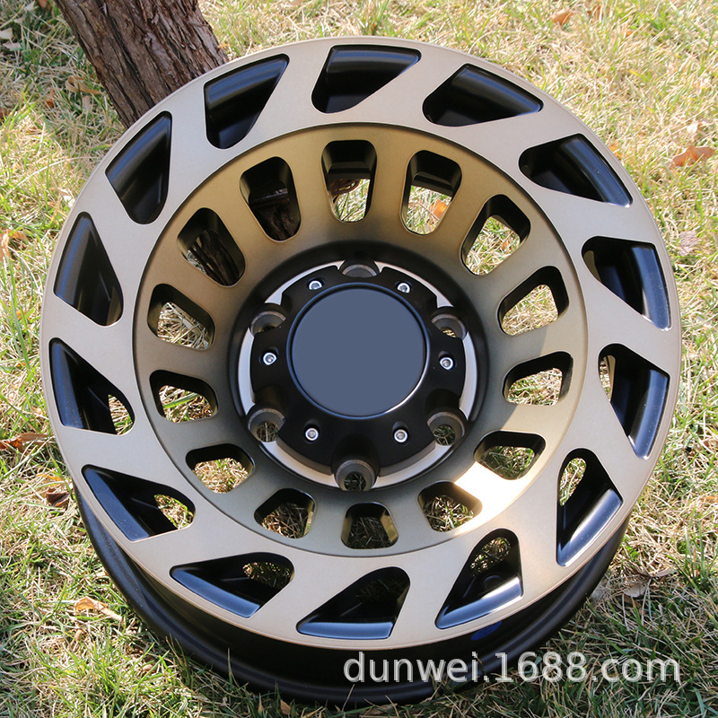 Applicable to cheetah Pajero V33 Delica Dongfeng pickup Fengjun war horse sea lion 15-inch off-road wheel hub wholesale