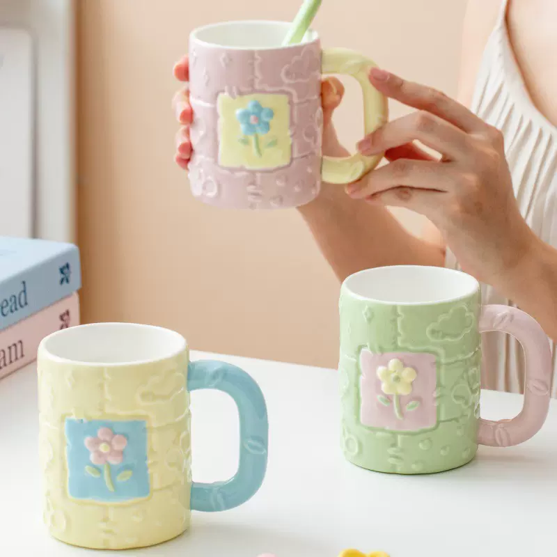 跨境补丁马克杯带勺牛奶杯浮雕早餐杯釉下彩陶瓷杯手绘花朵喝水杯