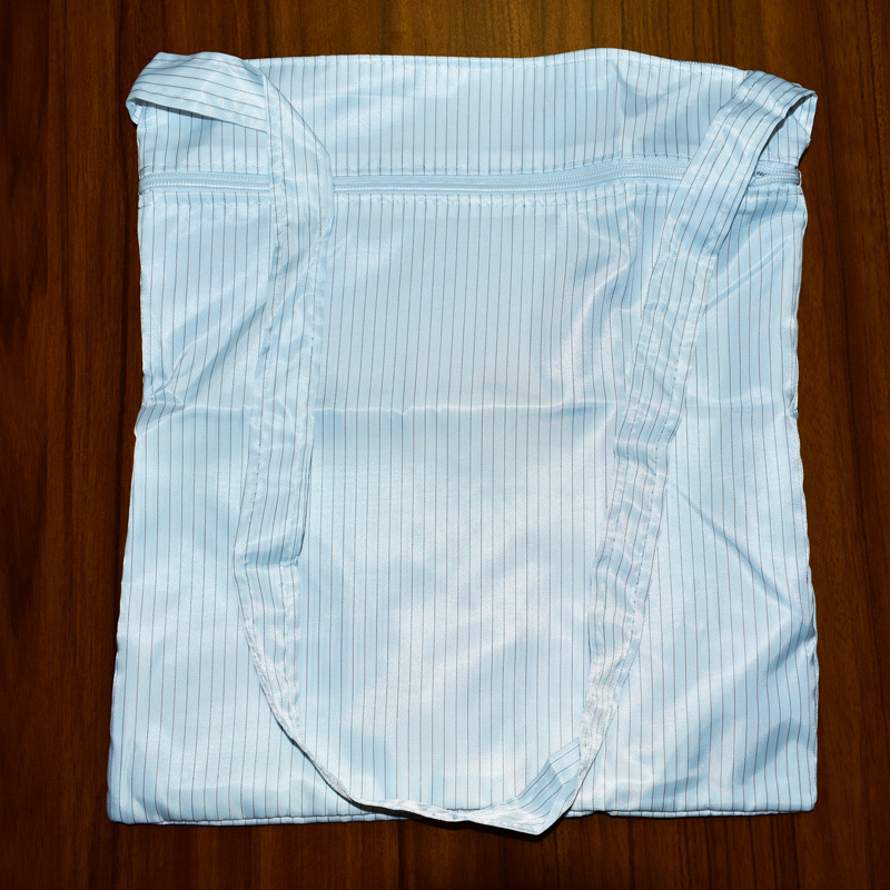 Factory Wholesale Anti-Static Bags, Cleanroom Diagonal Cross Bags, Clean Uniform Zipper Bags, Blue and White Clean Bags, Workshop Work Bags