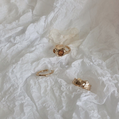 Dark-style minimalist irregular-shaped foil-texture trendy ring with rhinestone chain, featuring a unique open design—perfect for niche, retro enthusiasts.