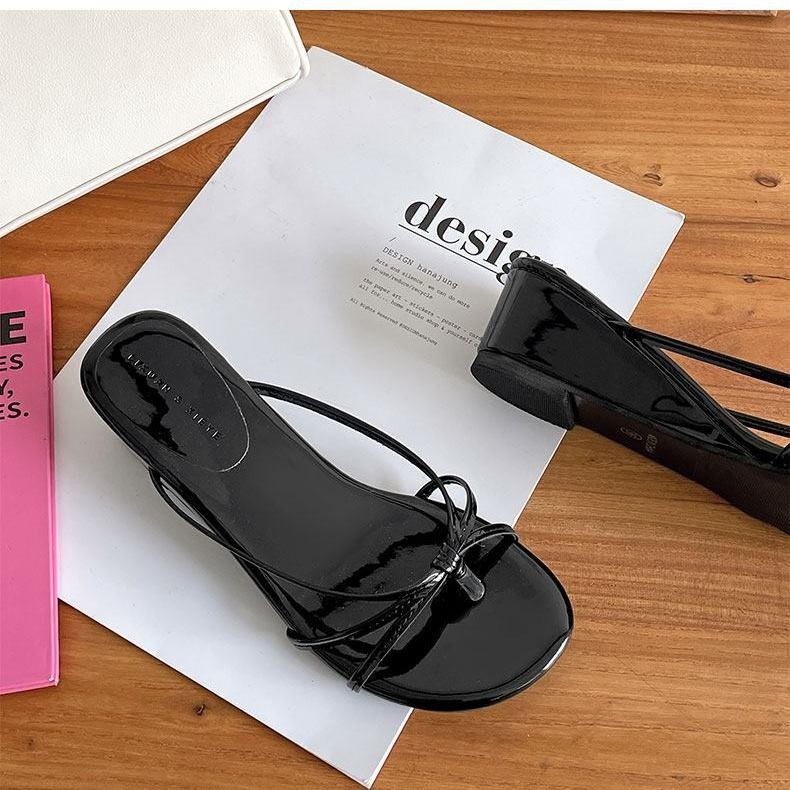 2026 primavera y verano tacones de moda coreana cómodos dedos desnudos temperamento de alto nivel un pedazo de zapatillas de mujer image 2