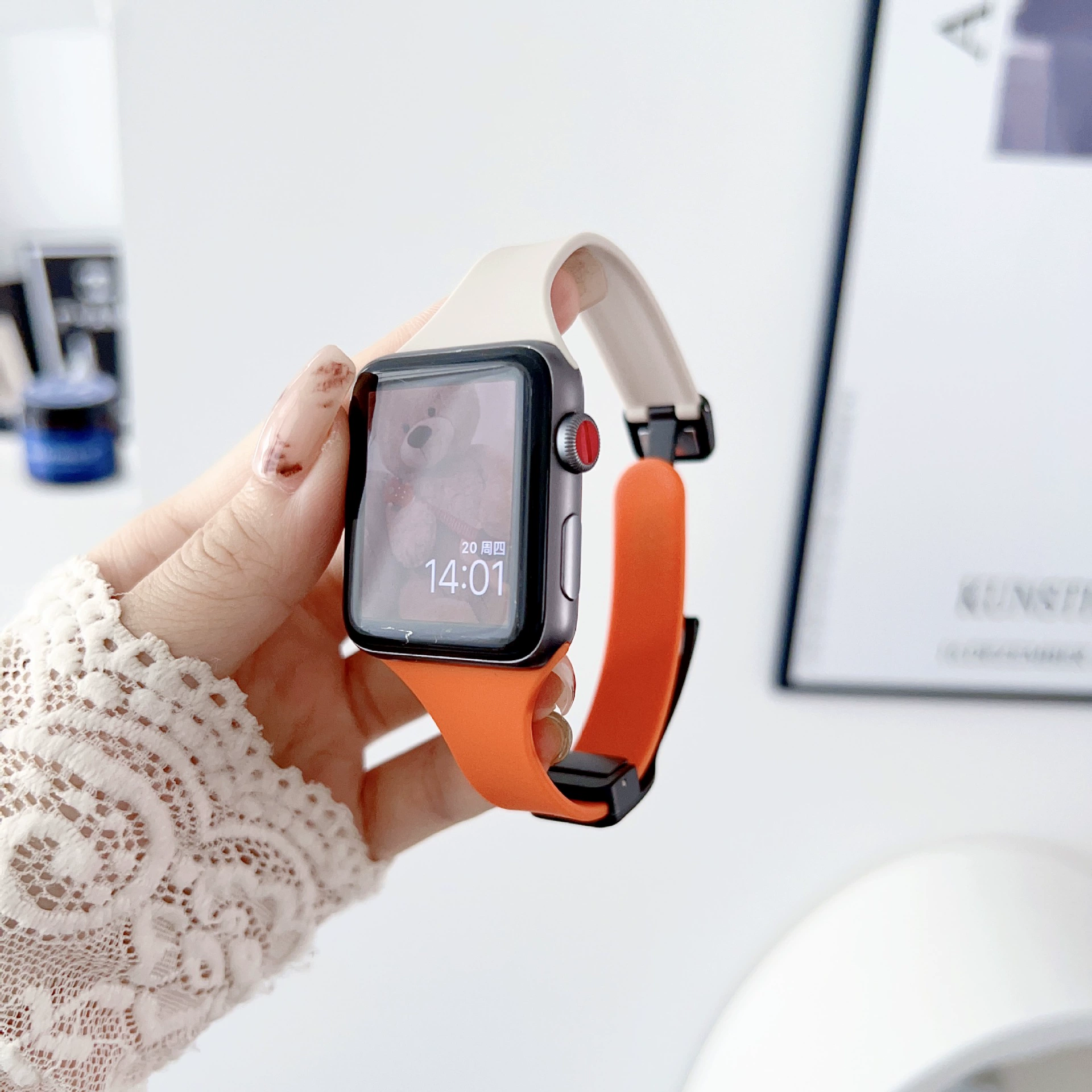 Подходящие AppleWatch силиконовые складные магнитные браслеты Apple Apple Ribba S7/S8 маленькая талия цветной ремешок