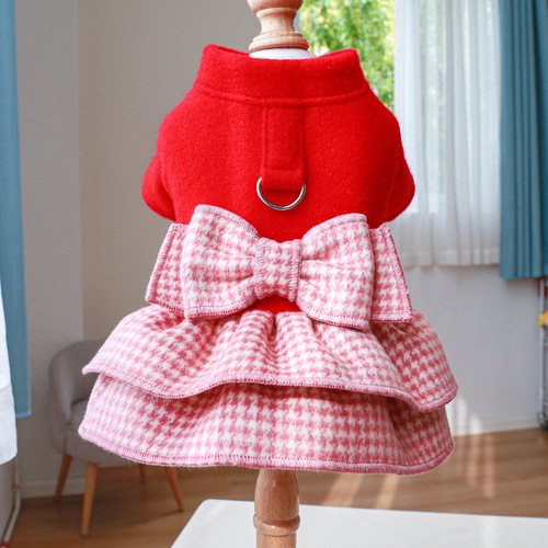 Pet clothing factory direct supply: Autumn/Winter new arrivals—warm little dog and cat outfits in vibrant red and coffee-colored herringbone tweed chest-wrap skirts