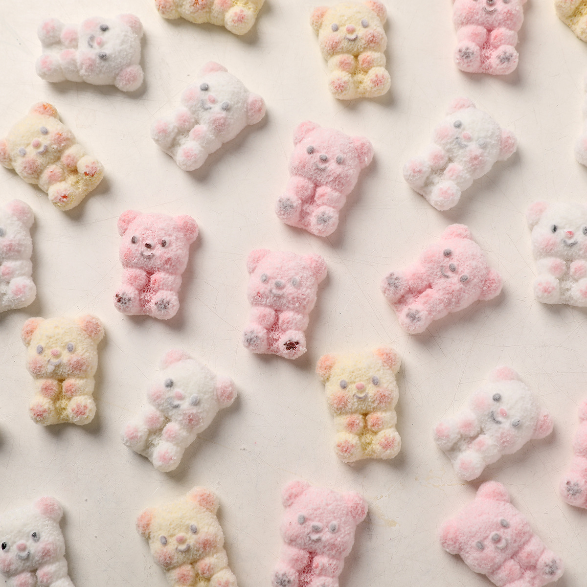 Pequeño libro rojo con alto valor facial blush bear resina floc DIY hecha a mano caja de teléfono móvil adornamiento de pelo agujero accesorios de zapatos