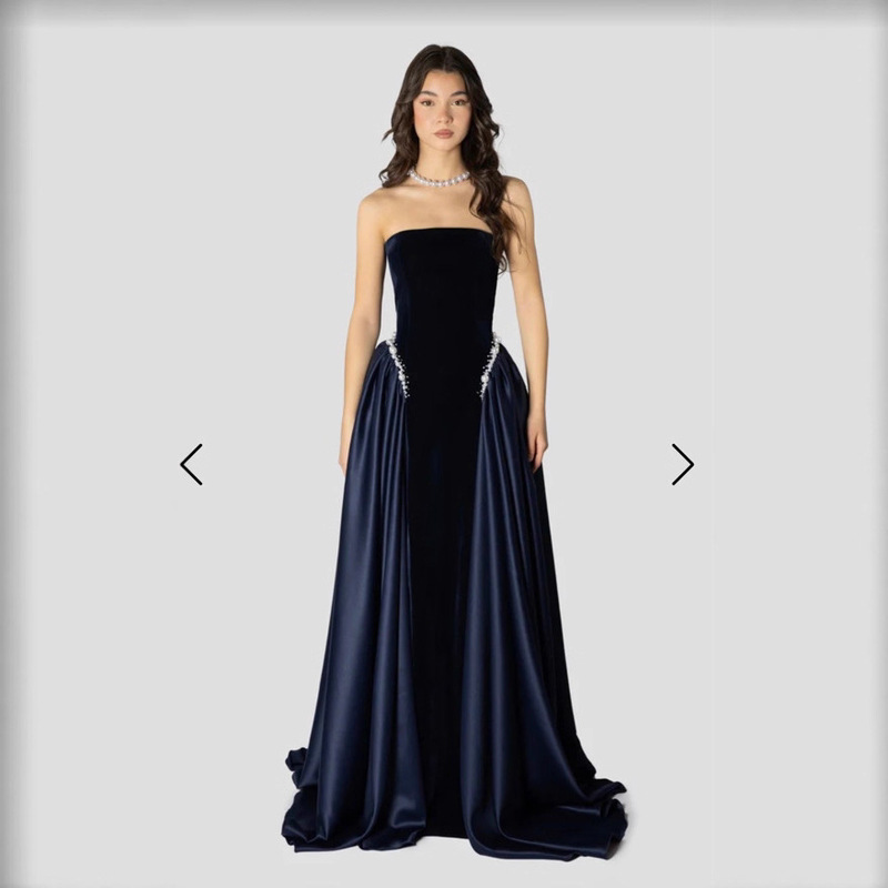 2025 New Autumn and Winter French Elegant Style Fashionable Sexy Tube Top Strap Waist Slimming Look Bandage Dress