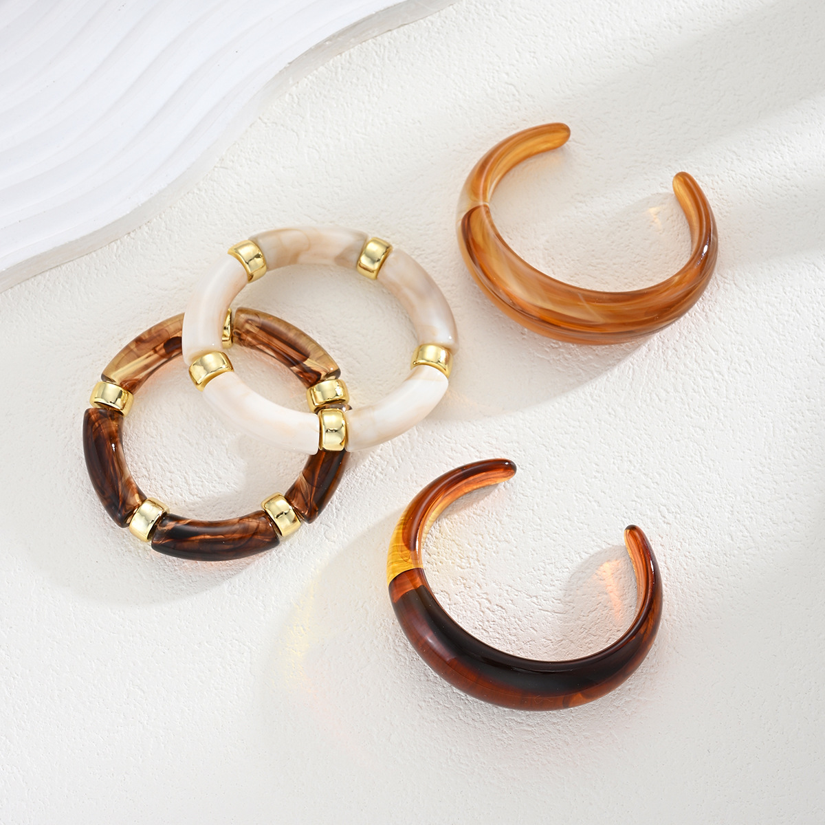 Europa y los Estados Unidos transfronterizos nuevos pulseras acrílicas retro creativas abiertas anchas sensaciones de alta calidad lujosas joyas de pulseras